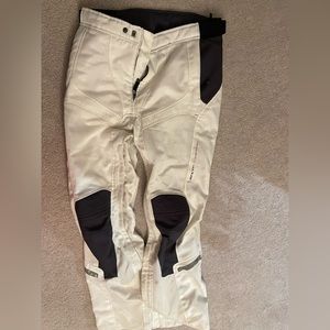 Bike moto pants, knees and hips protection. Breathable pockets.